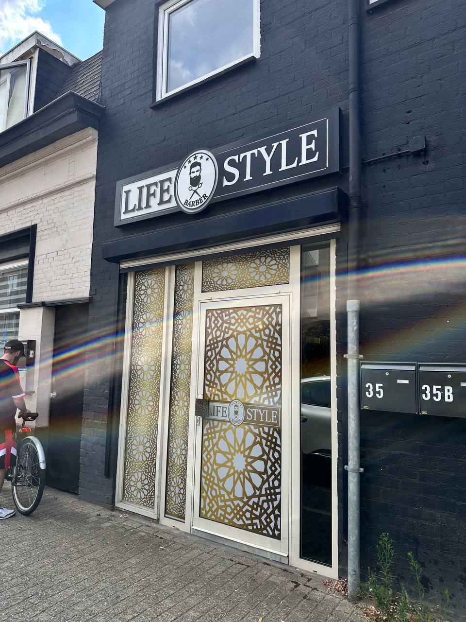 Voorgevel van Kapsalon Lifestyle aan de Koestraat